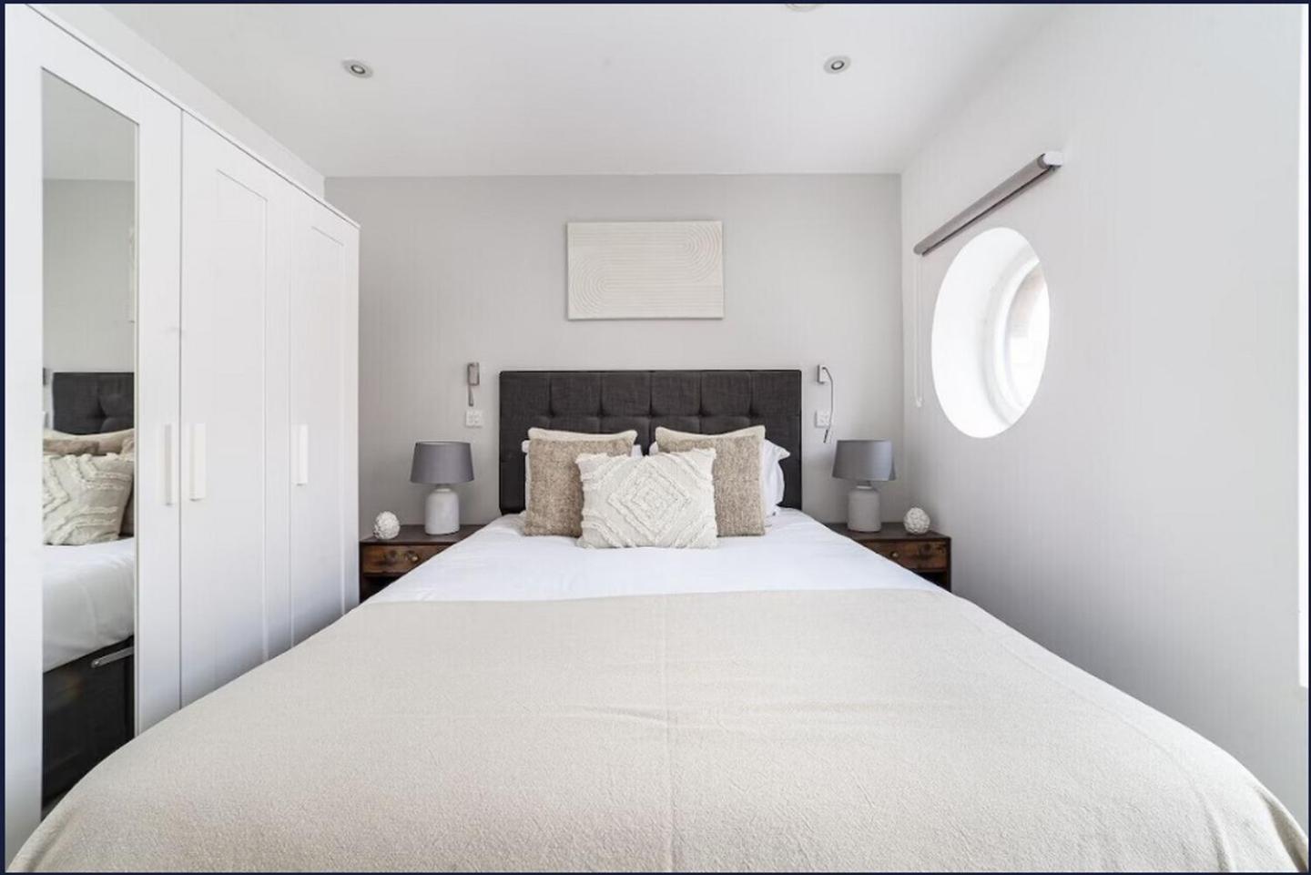 Deluxe Camden Apartment London